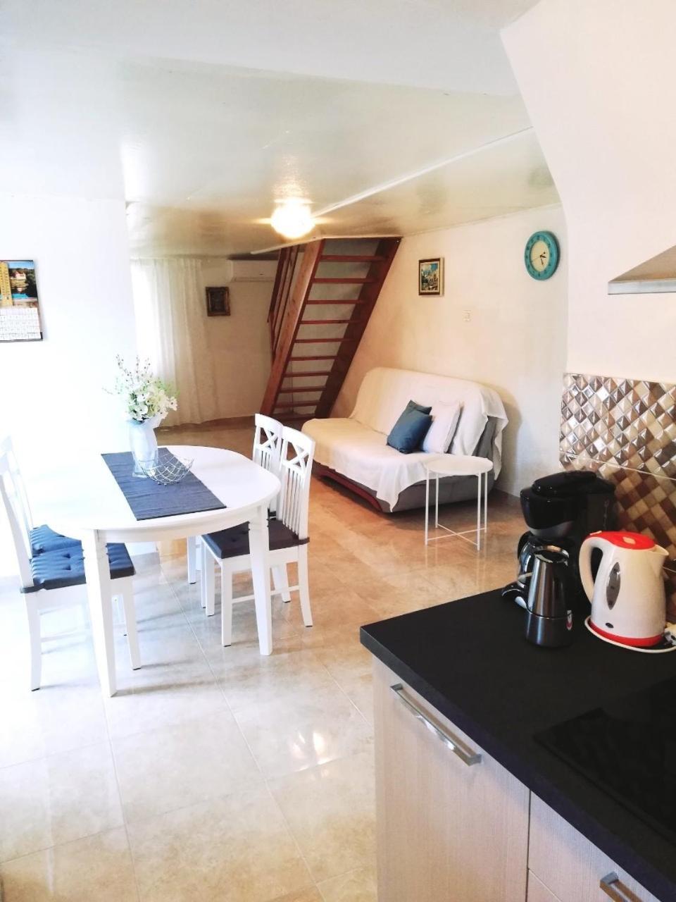 Apartment Surdic วาลุน ภายนอก รูปภาพ